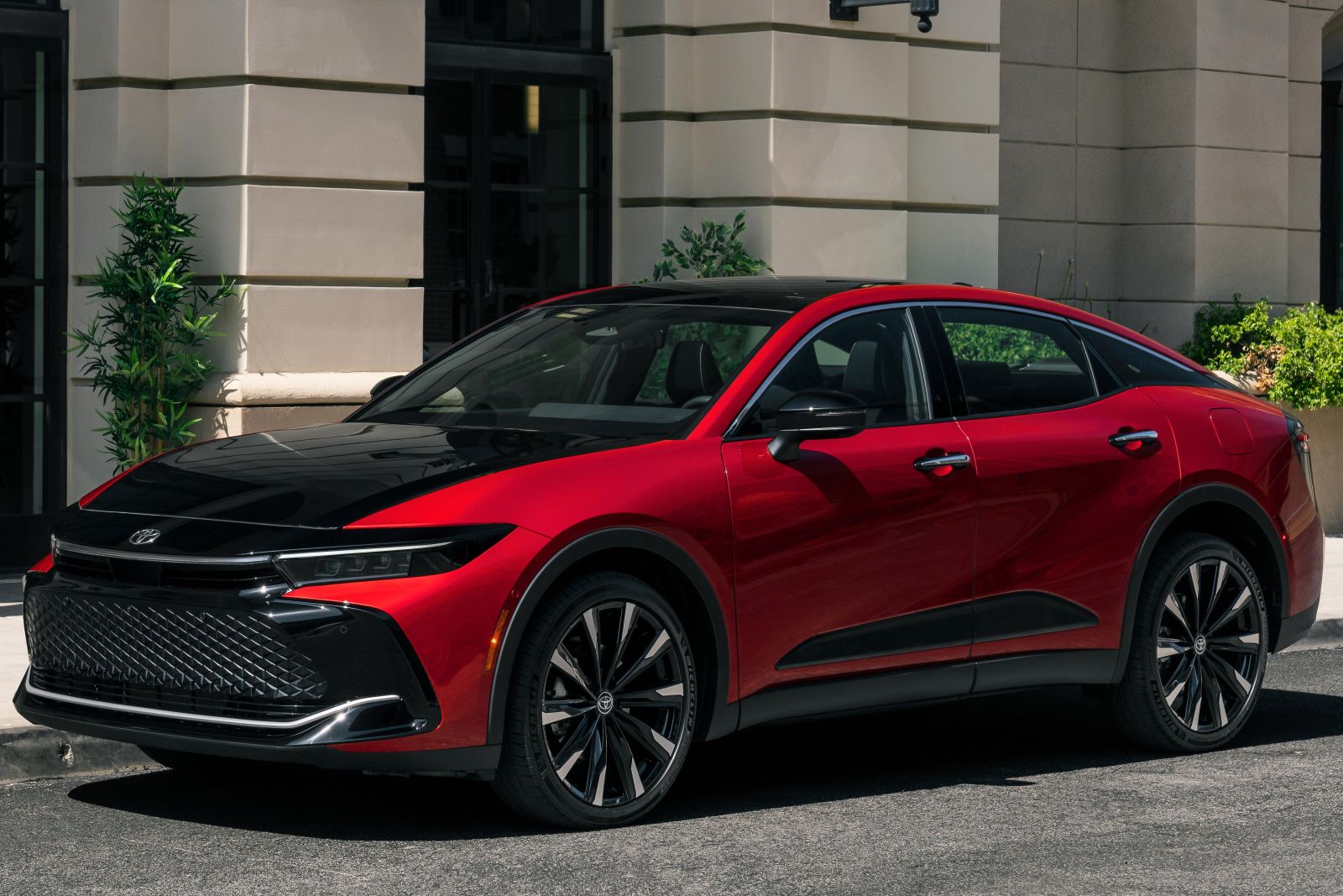 Toyota Grand Highlander teases new Hybrid Max powertrain