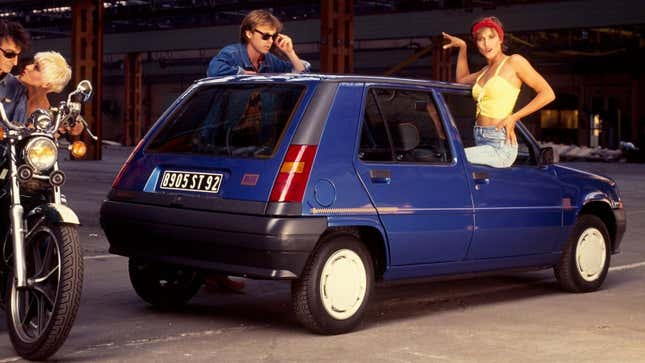 Image for article titled Renault 5 E-Tech's Denim Interior Is A Throwback To The 1980s R5 Blue Jeans Edition