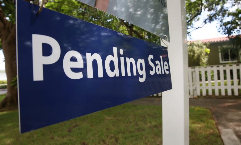 Pending home sales fell unexpectedly in September
