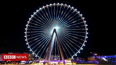 Record-breaking ferris wheel opens in Dubai