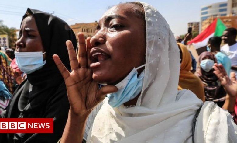 Sudan coup: Khartoum barricaded by pro-democracy activists