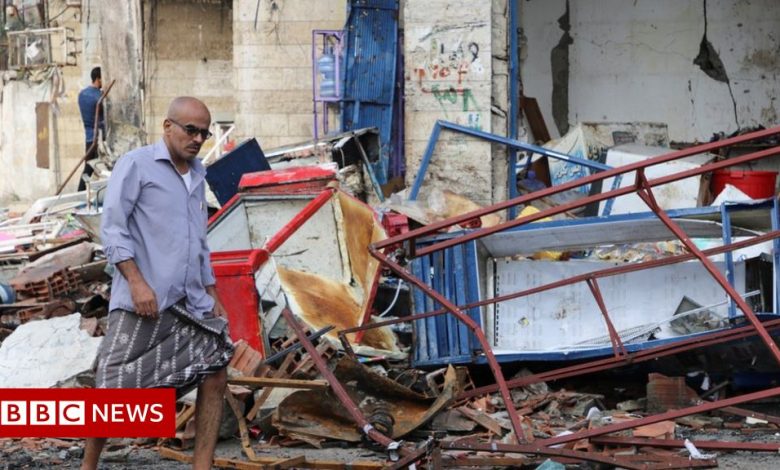 Yemen: Nine killed in Aden airport car bomb