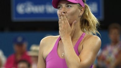 Maria Sharapova Injuries Derailing Her Career? Sharapova Needs Trainer for Hip Strain During Loss at Australian Open [VIDEO] : TENNIS : Sports World News