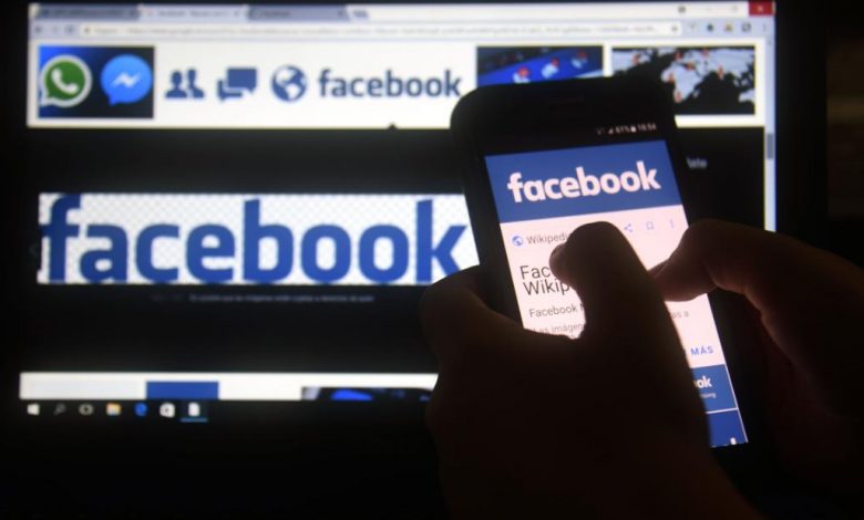 Why am I still on Facebook? (opinion)