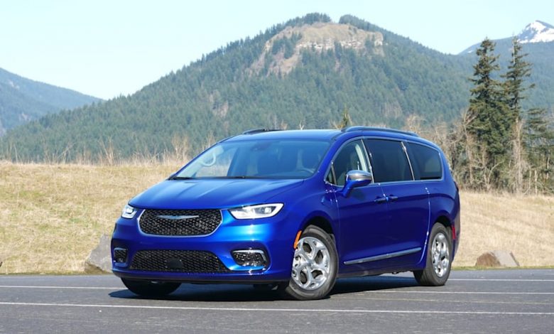 2022 Chrysler Pacifica Hybrid loses base Touring trim, starts at $48,255