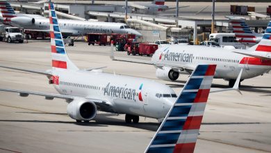 American Airlines cancels more than 700 flights, citing weather and staffing issues