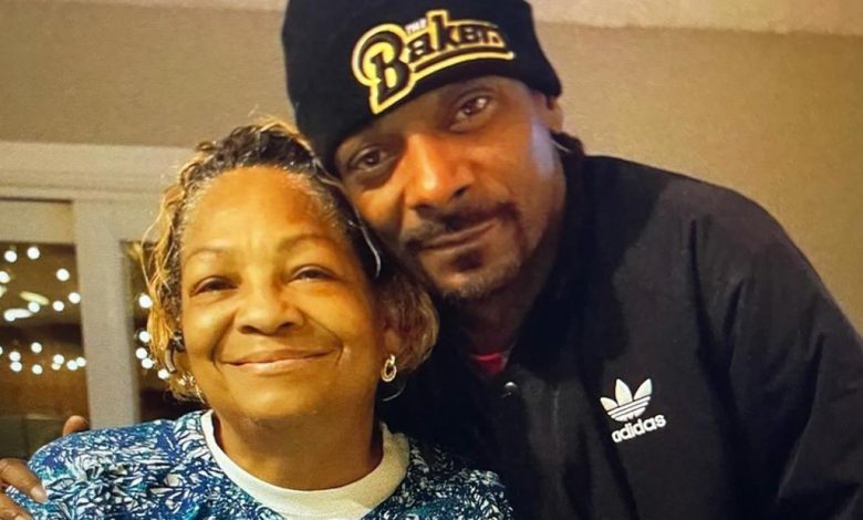 Snoop Dogg mourns his mother Beverly Tate