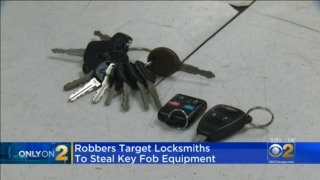 Chicago Car Thieves Now Target Locksmiths For Key Fobs And Programing Devices – CBS Chicago