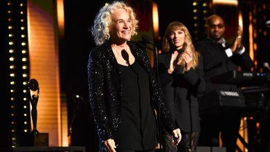Taylor Swift Helps Induct Carole King, Sings “Will You Love Me Tomorrow” at Rock Hall Ceremony – The Hollywood Reporter