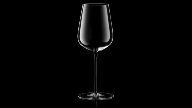 How to Shoot Clean Glassware with Speedlights on a Black Background