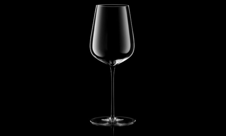 How to Shoot Clean Glassware with Speedlights on a Black Background