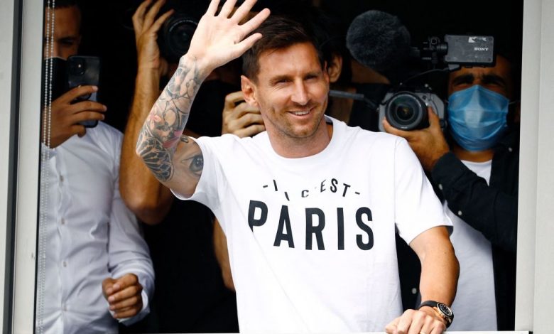 Celebration Erupts in Paris as Lionel Messi Signs With PSG for Two Years; To Wear Jersey No. 30 Again : SOCCER : Sports World News