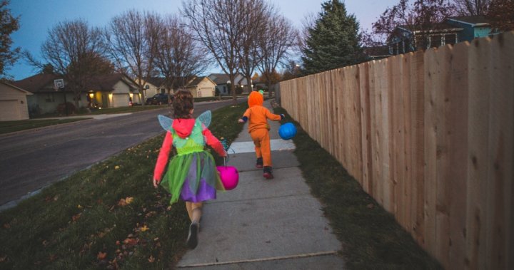Towns in southern Alberta asking residents to celebrate Halloween early - Lethbridge