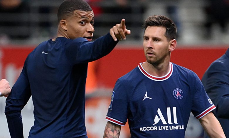 Kylian Mbappe Scores Brace to Steal Show From Lionel Messi's PSG Debut in Game Against Reims : SOCCER : Sports World News