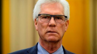 Jim Carr says he respects Trudeau’s decision to drop him from federal cabinet