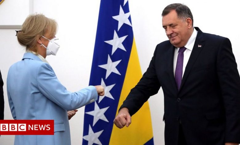 Bosnian leader stokes fears of Balkan breakup
