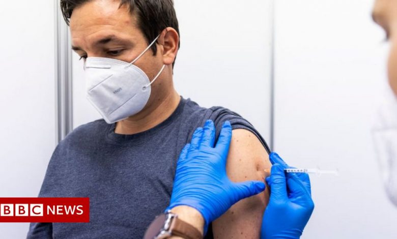 Covid: Austria orders nationwide lockdown for unvaccinated