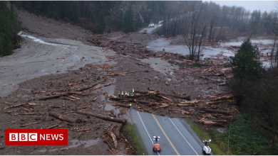 Deadly storm cuts transport links around Vancouver