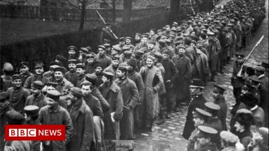 World War I: Germans dress up as women to avoid capture