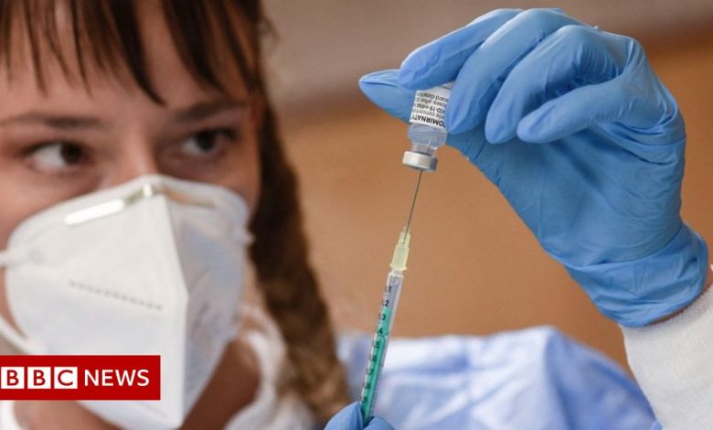 Covid: Germany imposes tighter restrictions on unvaccinated people