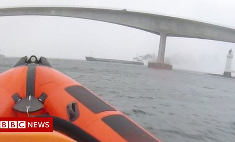 Cargo ship runs aground before drifting into Skye . Bridge