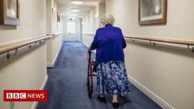 Social care: MPs debate plan to cap care costs