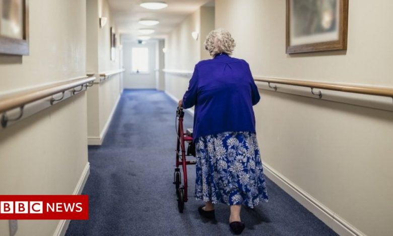 Social care: MPs debate plan to cap care costs