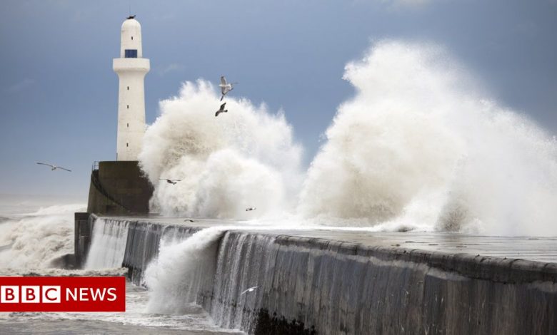 Storm Arwen: Red warning for 90mph winds for eastern Scotland