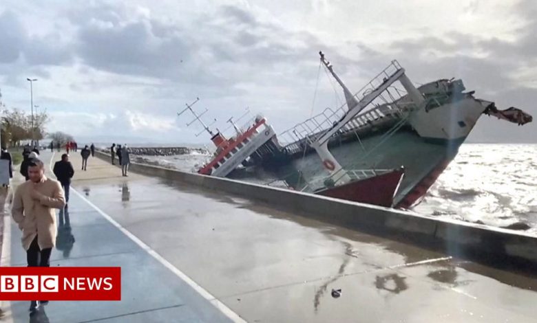 Four people died from a storm of tears through Turkey