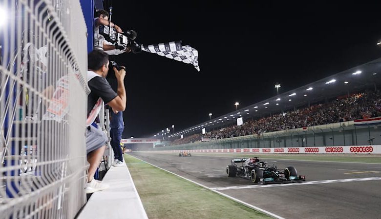 Lewis Hamilton wins the Qatar Grand Prix, taking the lead in points from Verstappen