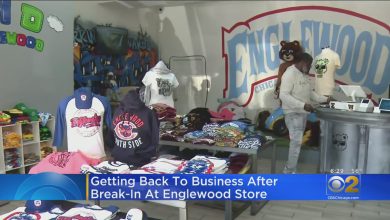 Englewood Group Calls For ‘Community Cash Mob’ To Help Clothing Shop Recover After Smash-And-Grab Burglary – CBS Chicago