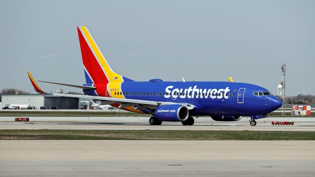 Woman arrested for punching Southwest Airlines worker