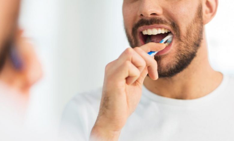 How long should you brush your teeth?  Here are some tips from the experts