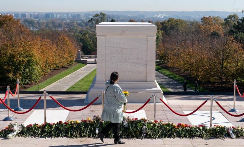 The Tomb of the Unknown Soldier: Public allowed to lay flowers at iconic memorial for the first time in nearly 100 years