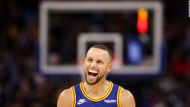 Steph Curry makes NBA history, passing Ray Allen for most three-pointers made