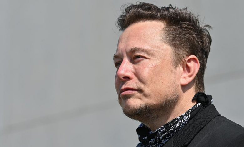 Elon Musk sells another $931 million in Tesla stock