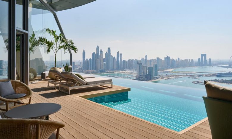 Opening of the world's tallest infinity pool in Dubai