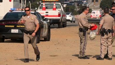 San Diego: Armored trucks spread money on the highway