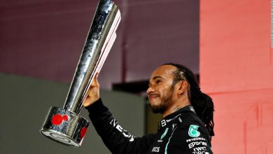 Lewis Hamilton wins Qatar Grand Prix to overtake Max Verstappen's title