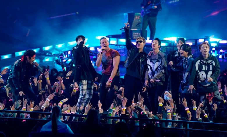 BTS and Coldplay's performance of 'My Universe' made the audience stand at the American Music Awards