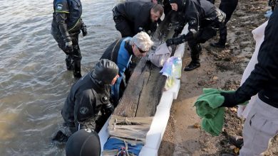 Watch now: A 1,200-year-old dugout canoe is raised from Lake Mendota | Local News
