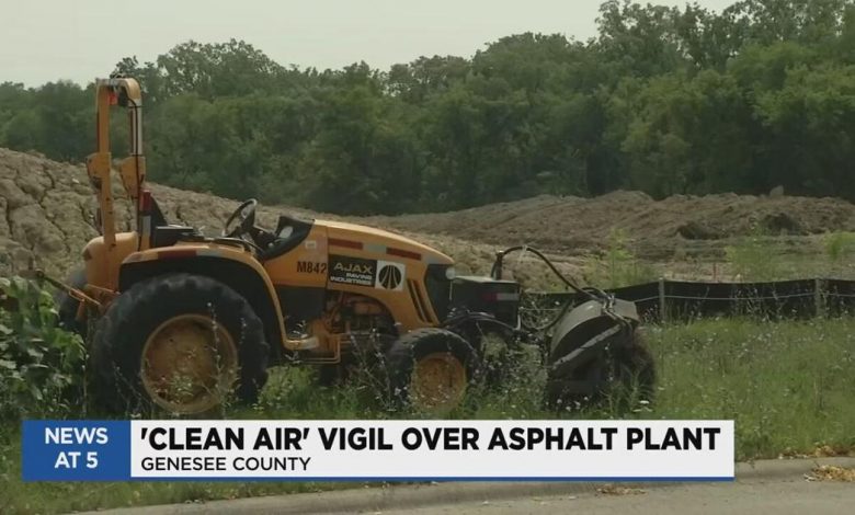 Residents hold vigil for clean air in protest of proposed asphalt plant | News