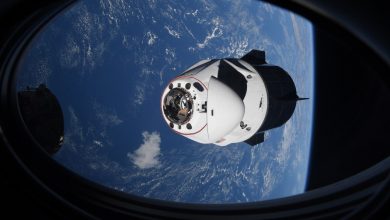 No toilet for returning SpaceX crew, stuck using diapers
