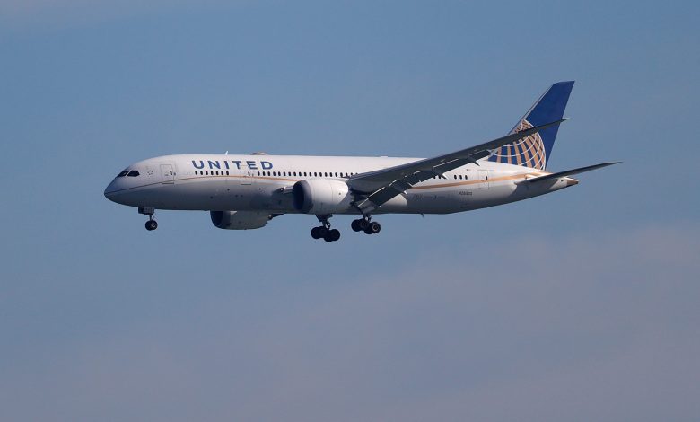 A United Airlines 787 Dreamliner prepares to land at San Francisco International Airport on October 19, in San Francisco, California.