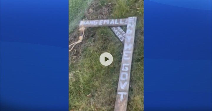 Protesters leave behind wooden gallow, noose at Grande Prairie MLA’s home