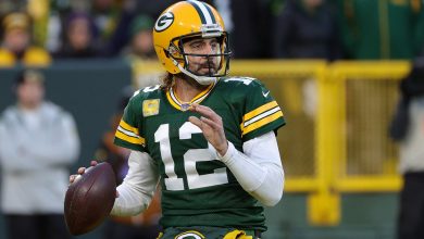 Packers' Aaron Rodgers tries to move past vaccine comments: 'I don't define myself by criticism'