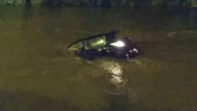 Muncie officers rescue woman from sinking car in White River