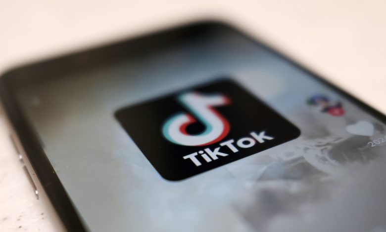 Girl rescued from car after driver saw her using distress signal from TikTok : NPR