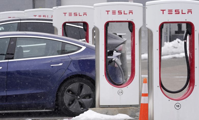 Tesla stock falls after Elon Musk tweets about an unsigned Hertz deal : NPR