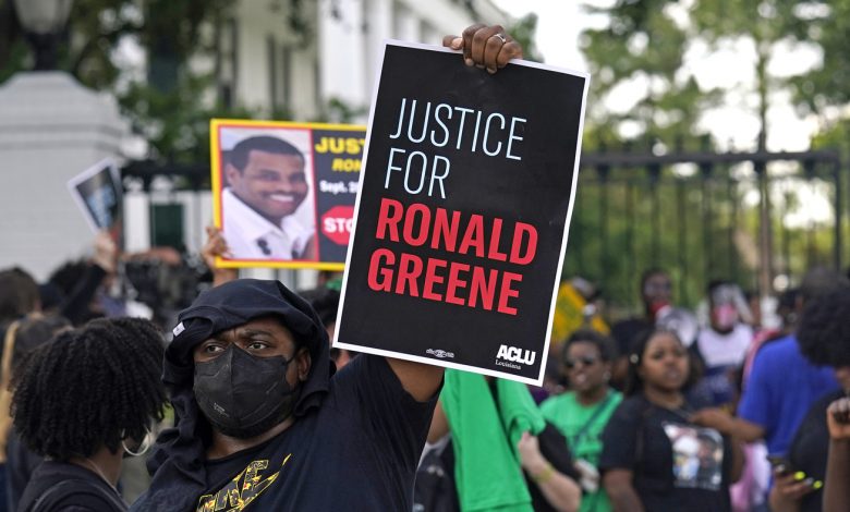 New Ronald Greene autopsy report discredits the police theory that he died in a crash : NPR